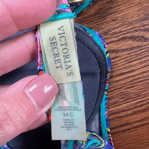 EUC Victorias Secret Padded Underwire Halter Bikini Top 34C Paisley Pattern Swim - Picture 3 of 3